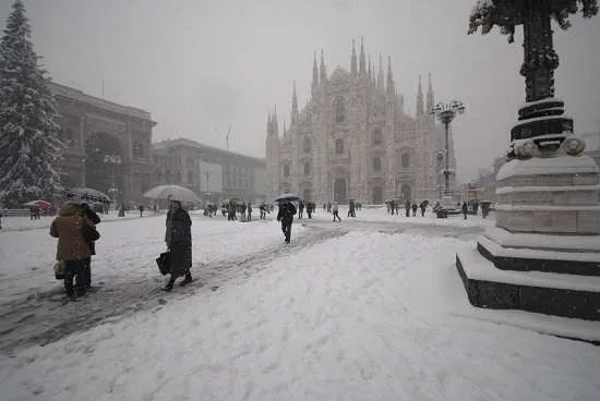 milano neve piazza duomo