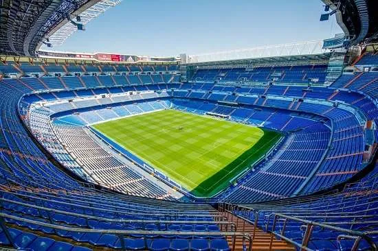 stadio vuoto