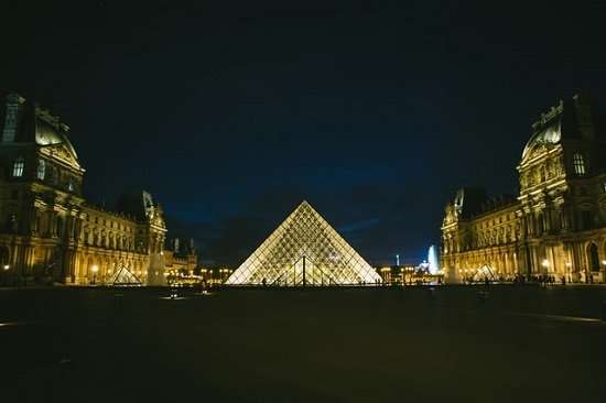 louvre parigi