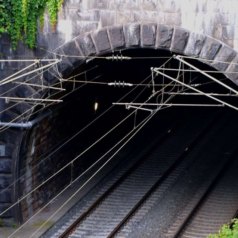 tunnel treno